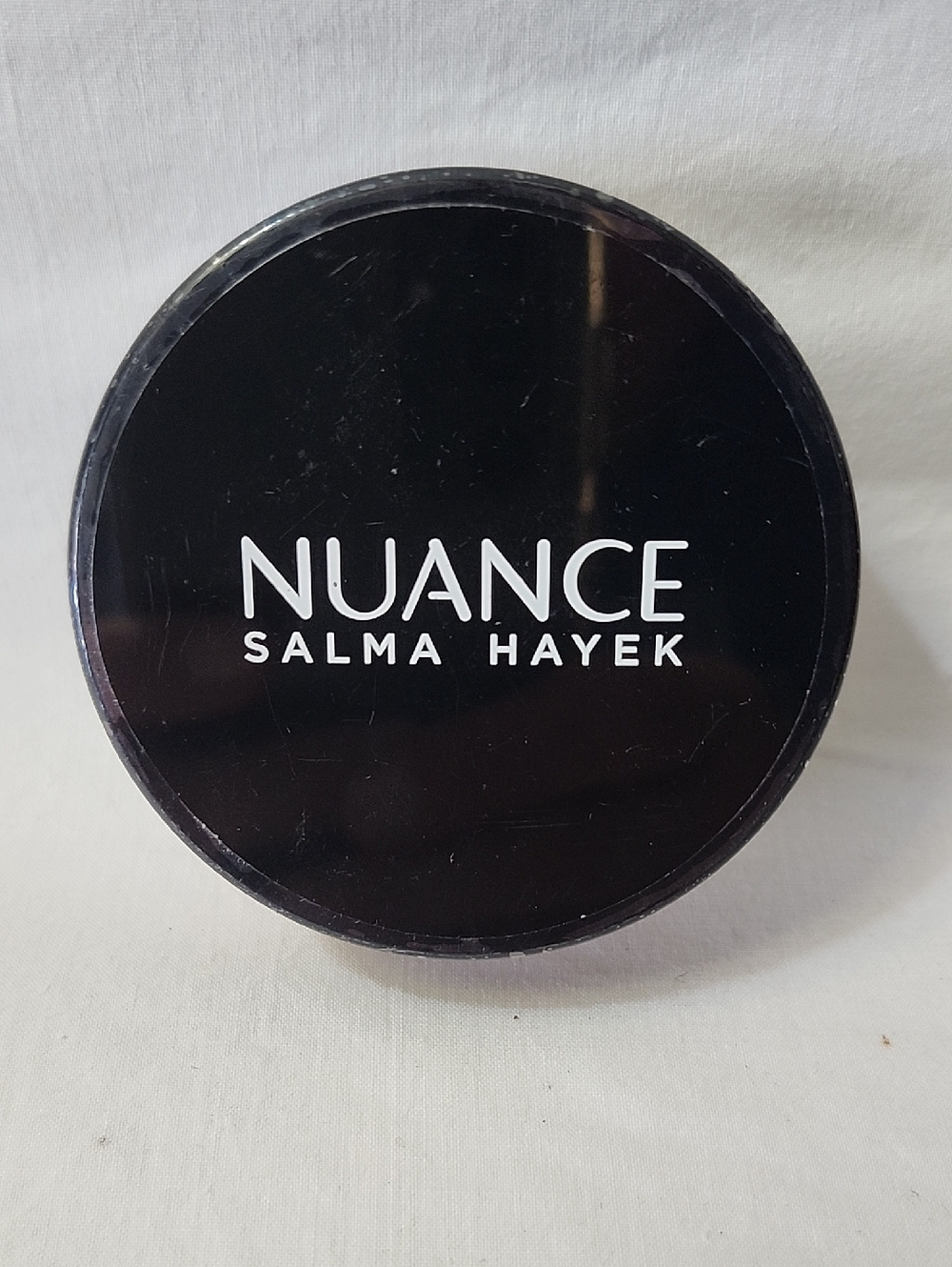 New Nuance Salma Hayek Velvety Smooth Pressed Powder Medium Dark 316